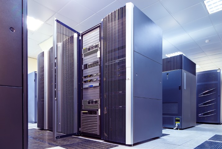 supercomputer clusters in the room data center