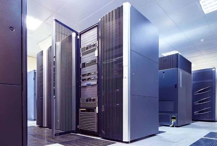 supercomputer clusters in the room data center